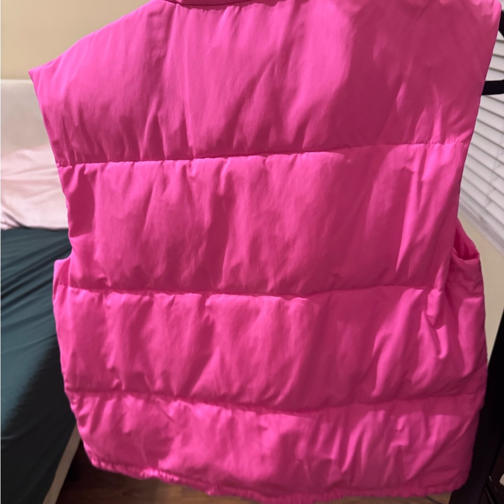 Hot pink puffer vest 💕